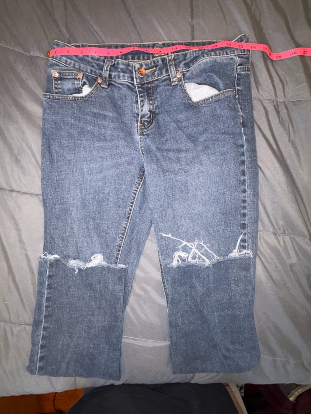 Cache Distressed Bootcut Jeans Size 8 Embroidered Back Y2K - Picture 5 of 10